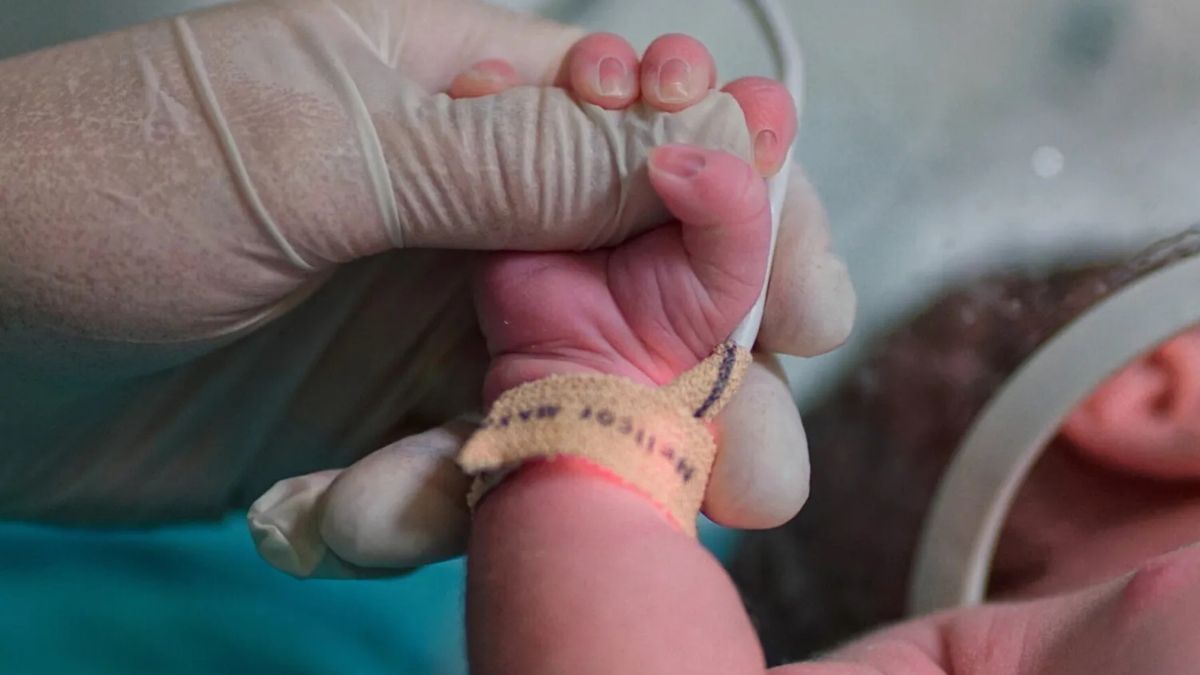 orrore Italia madre parto