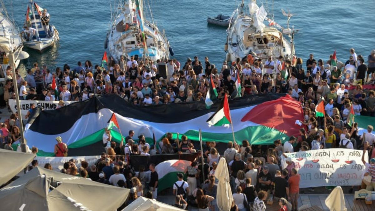 la nuova flotilla partita dall8217italia sta per sfidare il blocco navale israeliano
