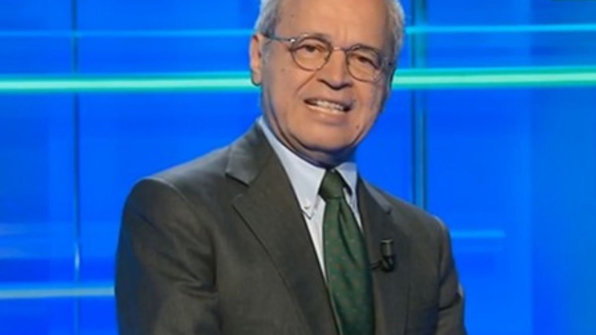Enrico Mentana nella bufera per una frase sui palestinesi: “Una transumanza verso Gaza”