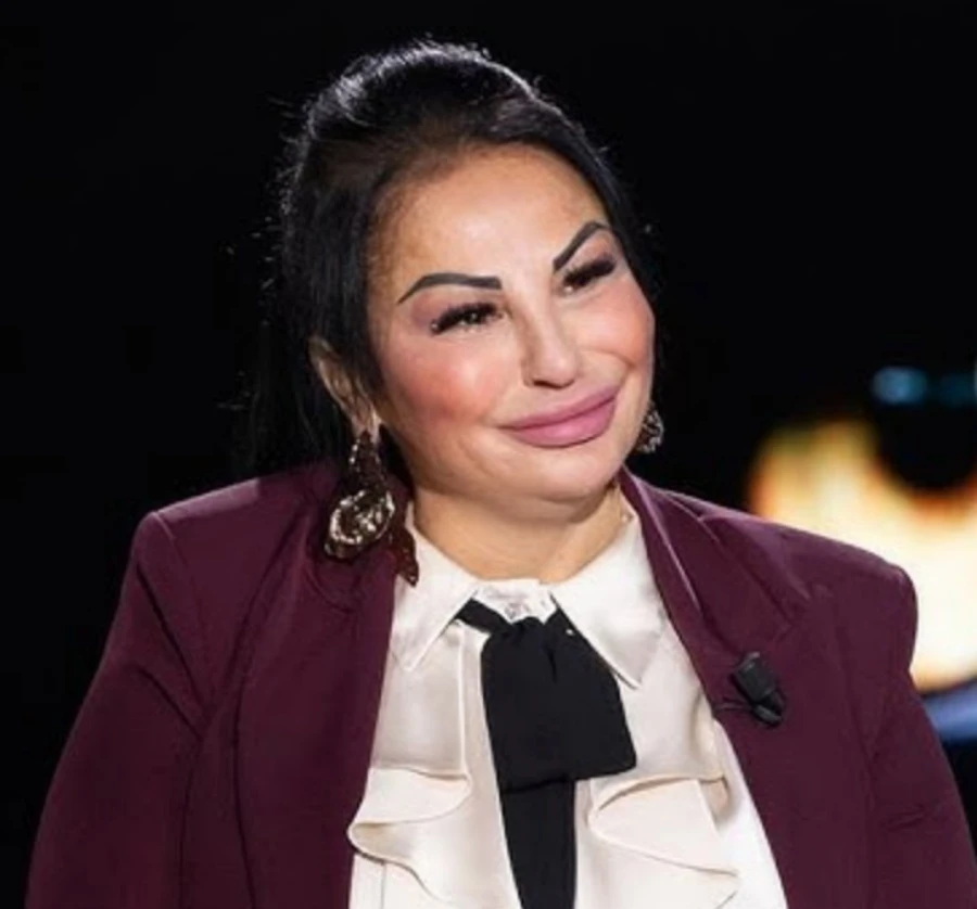 Rita De Crescenzo in primo piano