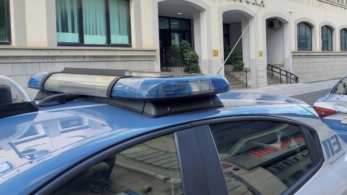 Italia, è orrore: “I corpicini nell’armadio”. Giovane mamma uccide due figli. E un altro… Italia, è orrore: “I corpicini nell’armadio”. Giovane mamma uccide due figli. E un altro…