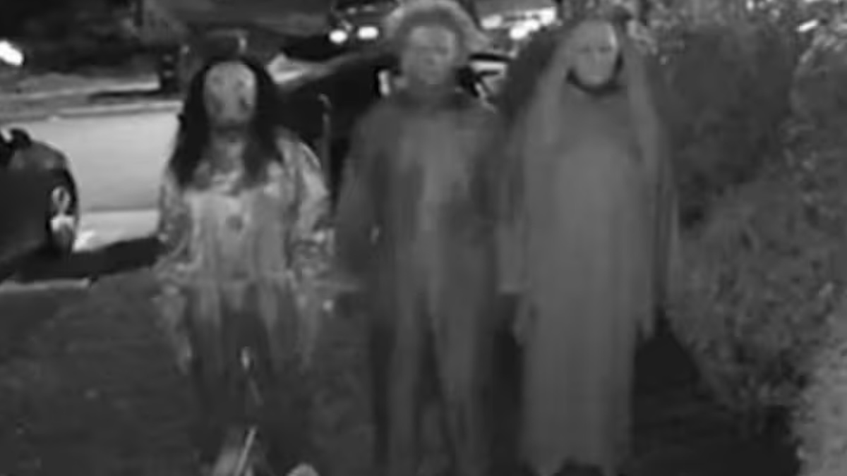 Terrore puro fuori casa, arrivano così: il video agghiacciante. Cosa volevano fare Terrore puro fuori casa, arrivano così: il video agghiacciante. Cosa volevano fare