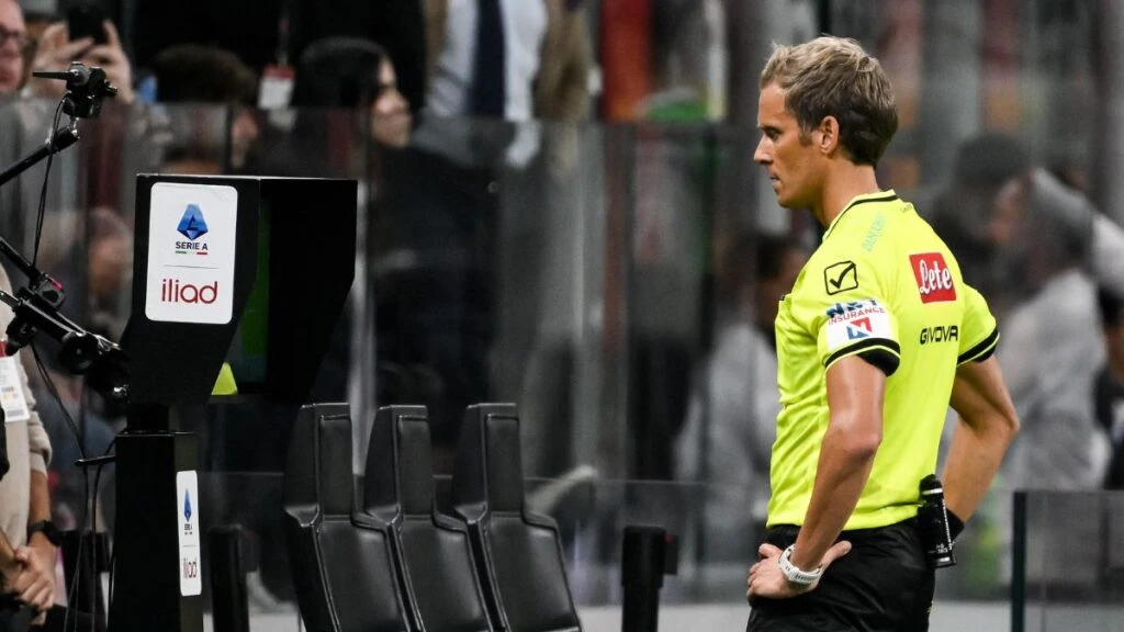 Sala Var durante una partita di Serie A