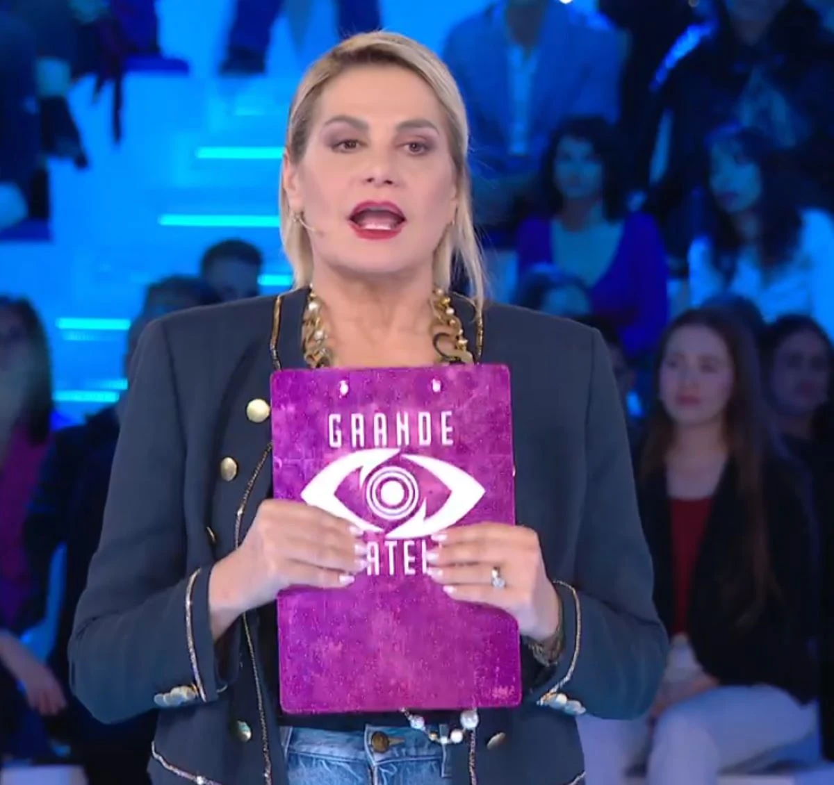 Simona Ventura durante la conduzione del Grande Fratello