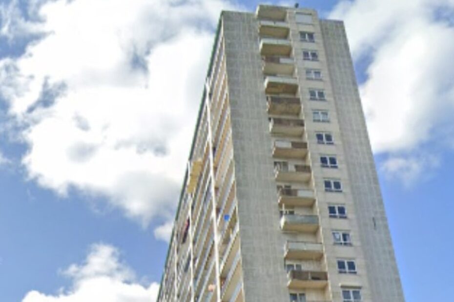 ascensore precipita finale sorpresa