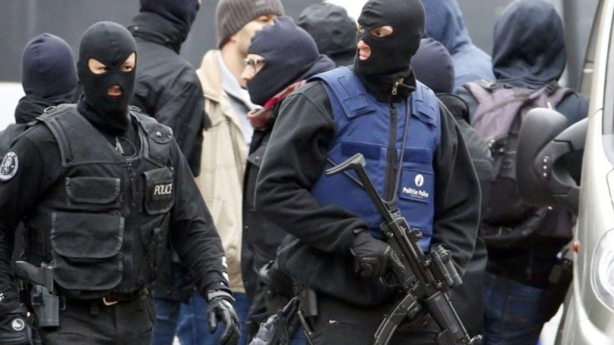belgio sventato attentato contro il premier bart de wever tre arresti ad anversa indaga l8217antiterrorismo