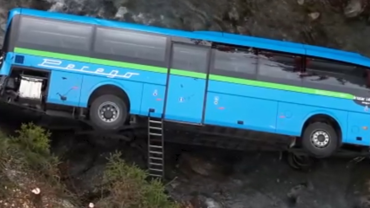 autobus torrente feriti