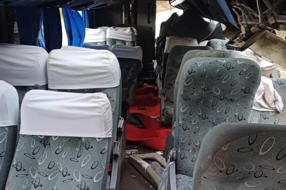 autobus incidente 15 morti