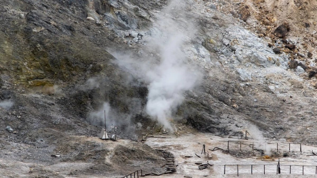 Campi Flegrei, aperta una nuova faglia: il suolo si solleva il doppio. 5 e 6 novembre prove di evacuazione da Napoli
