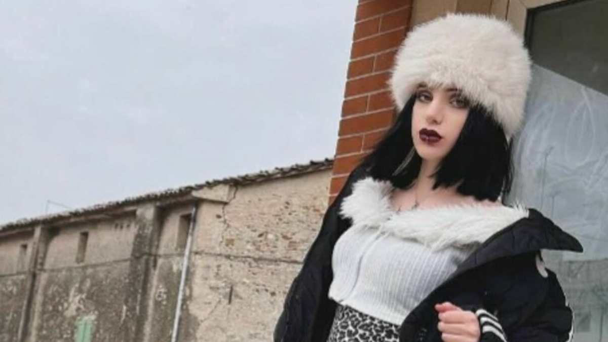 Malore improvviso a casa, Chiara crolla tra le braccia della mamma e muore a 18 anni Malore improvviso a casa, Chiara crolla tra le braccia della mamma e muore a 18 anni