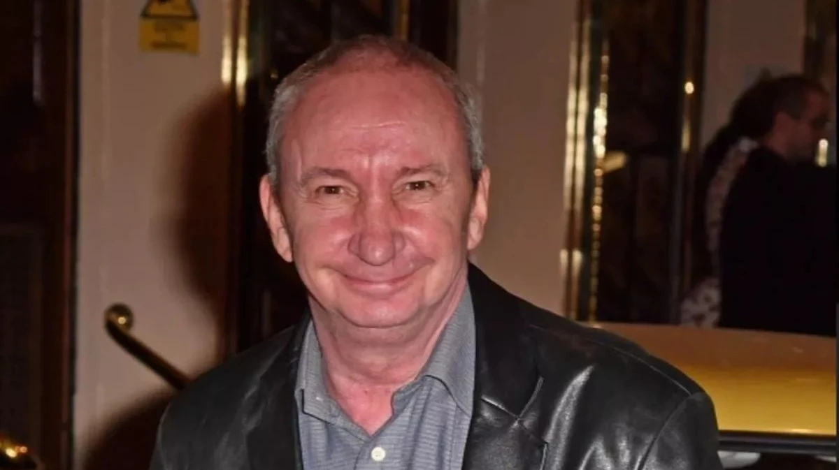 “Ha perso la sua battaglia con il tumore”. Tv in lutto, addio all’attore: il triste annuncio “Ha perso la sua battaglia con il tumore”. Tv in lutto, addio all’attore: il triste annuncio