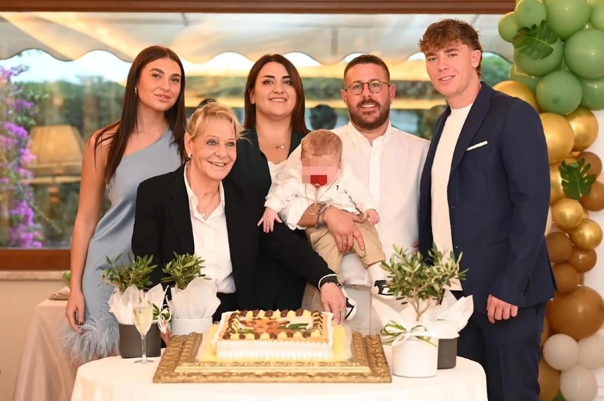 Chanel Totti e famiglia durante il battesimo di Diego