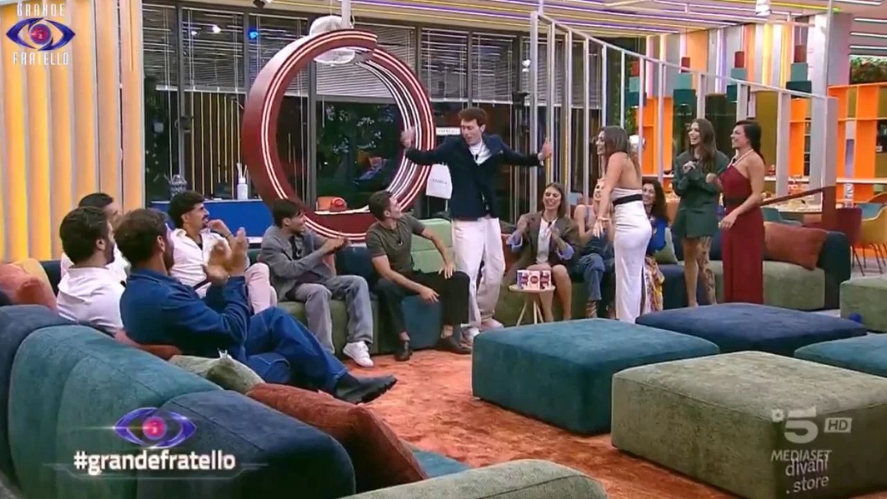 Grande Fratello, stasera la seconda puntata: nuovi ingressi, imprevisti e le nomination