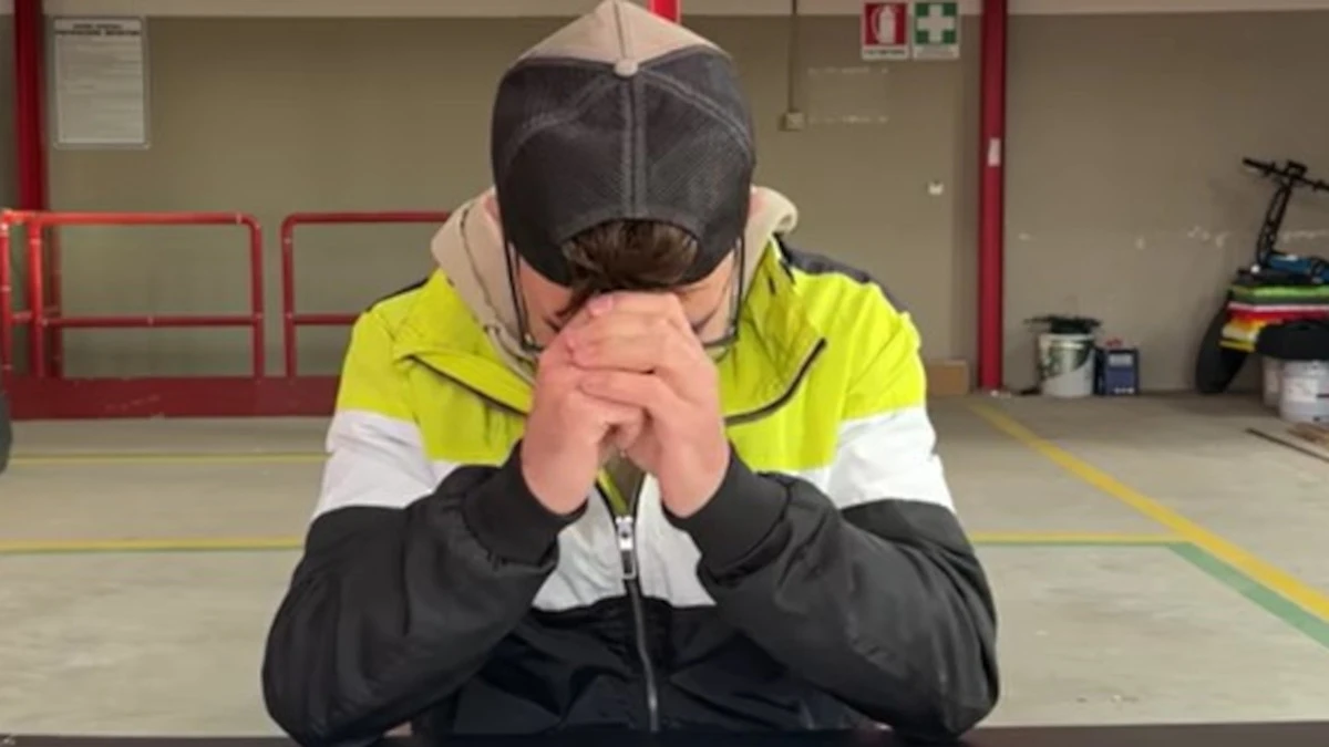 “Mamma sta morendo”: l’appello disperato dello youtuber commuove il web