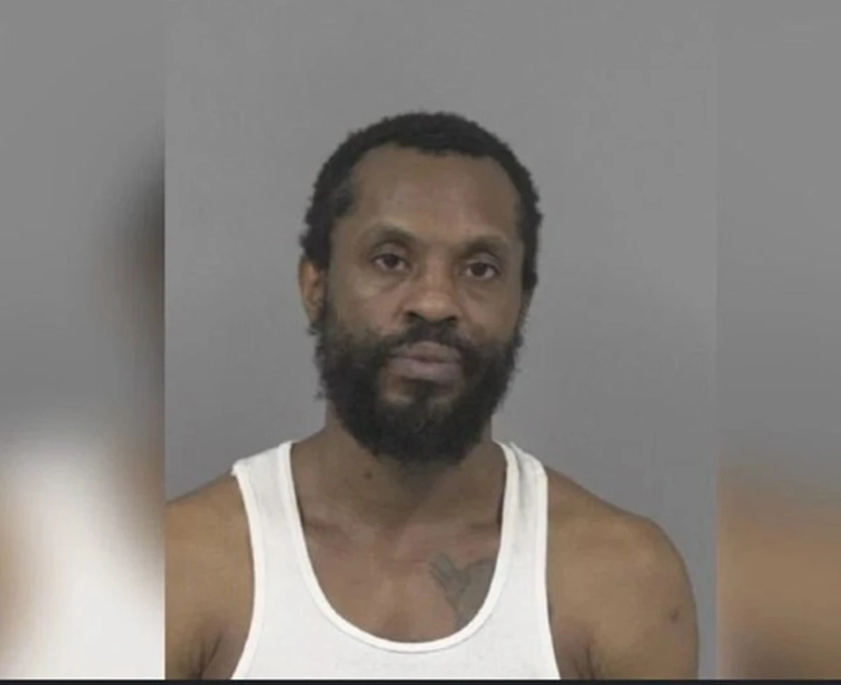 Veduta del garage dove sono stati ritrovati i corpi