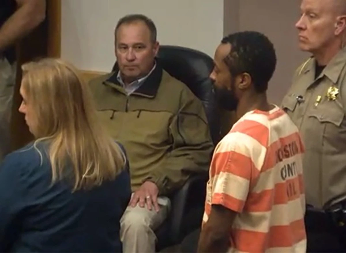 Auto della polizia sulla scena del crimine