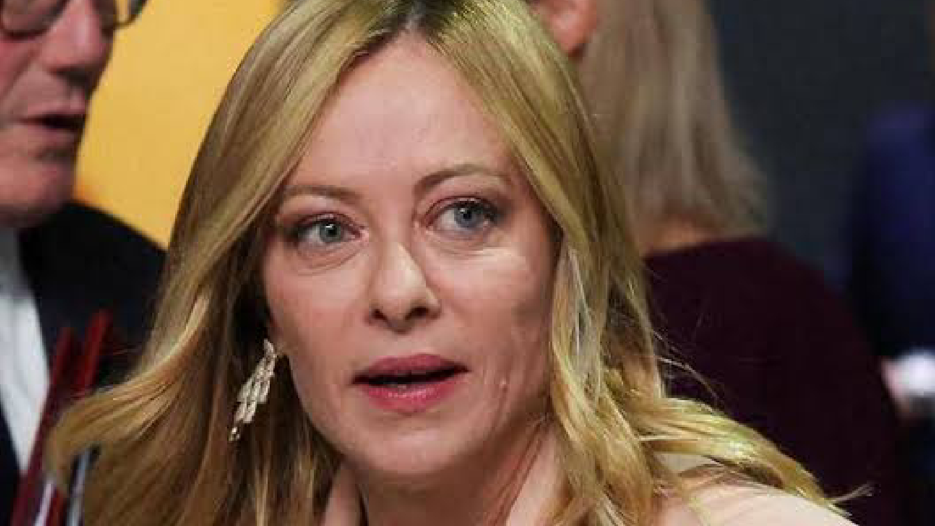 Renzi alla Leopolda: “O noi al 10 per cento o Meloni andrà al Colle”