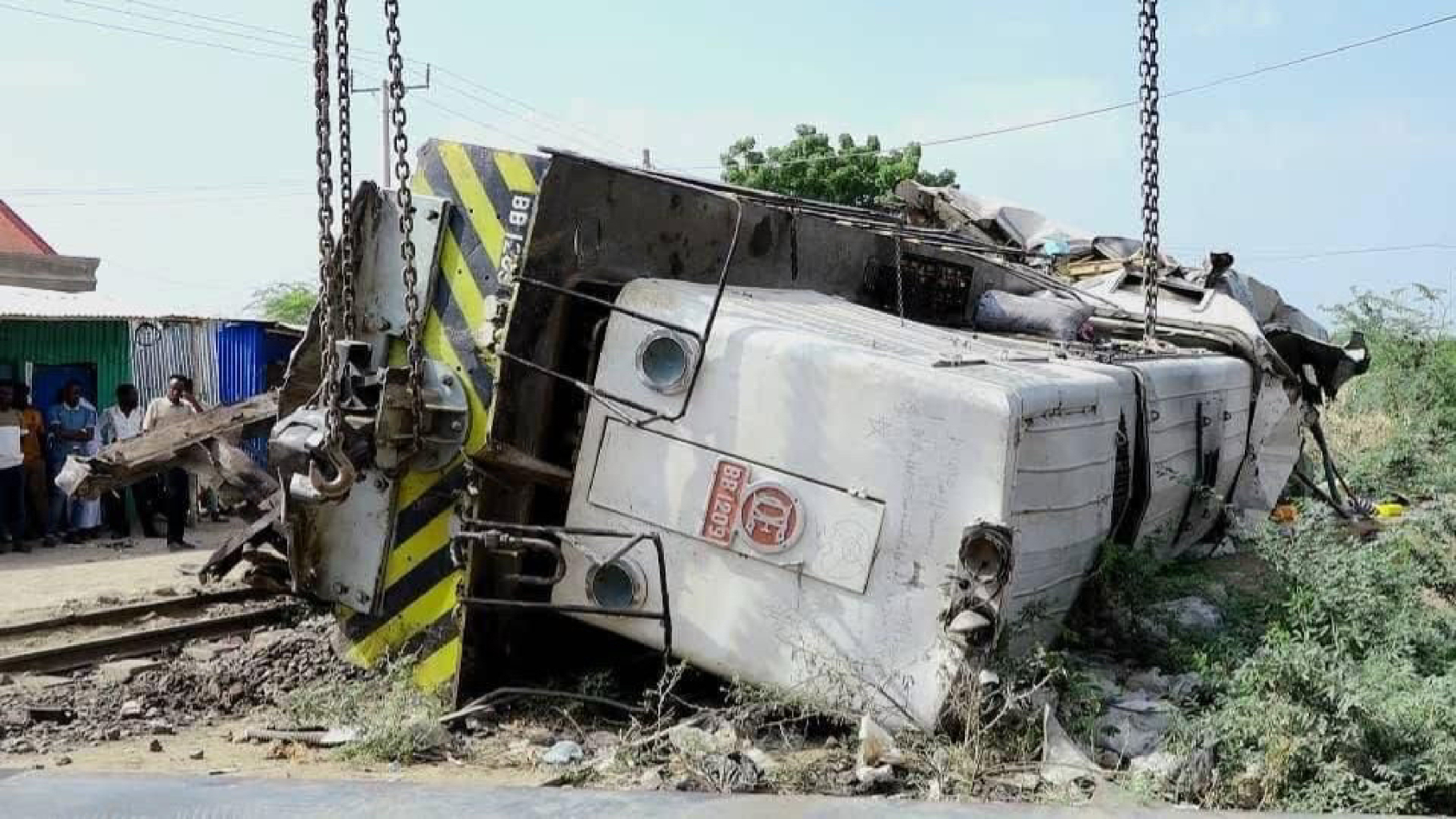 Tragedia ferroviaria: almeno 15 morti e decine di feriti