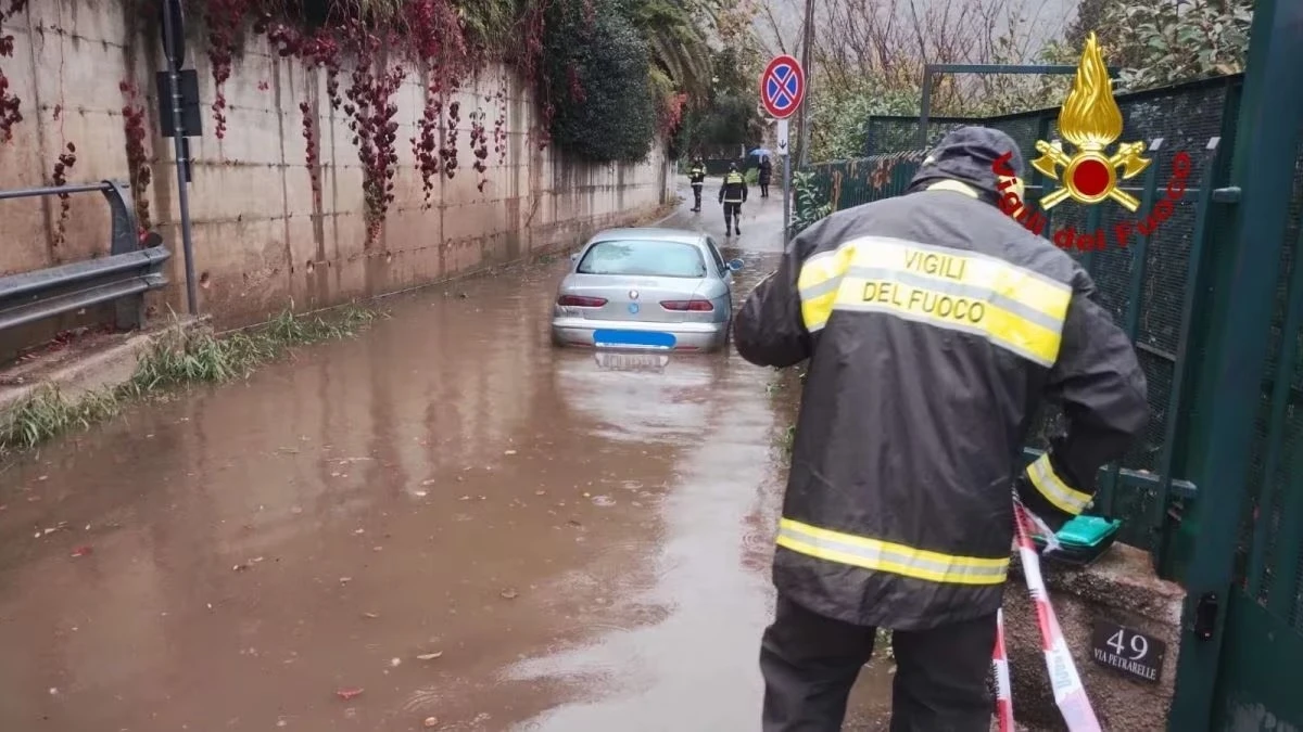 Auto sommerse a Villaricca dopo il nubifragio