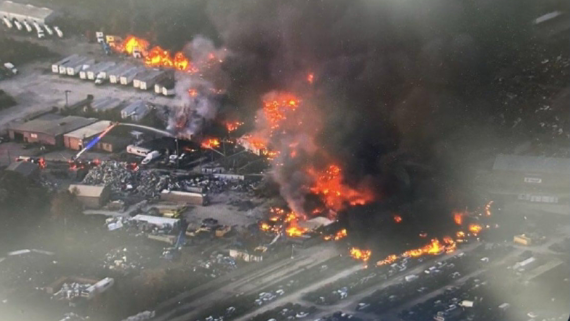 Terribile schianto, aereo precipita sull’aeroporto Terribile schianto, aereo precipita sull’aeroporto
