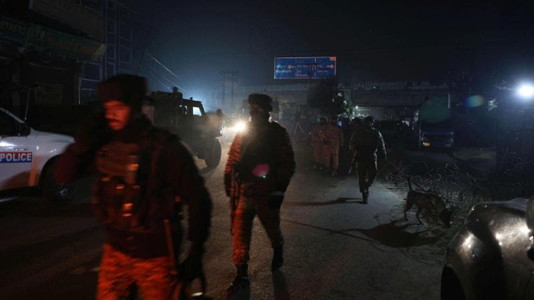 Esplode stazione di polizia: nove morti e decine di feriti