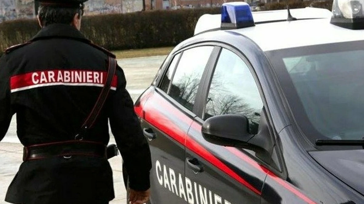 Si taglia un braccio, orrore in Italia. Poi la scoperta shock: perché lo ha fatto Si taglia un braccio, orrore in Italia. Poi la scoperta shock: perché lo ha fatto