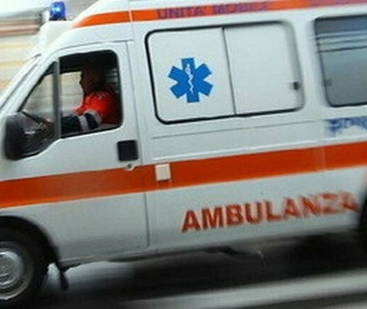 Ambulanza in intervento a Firenze