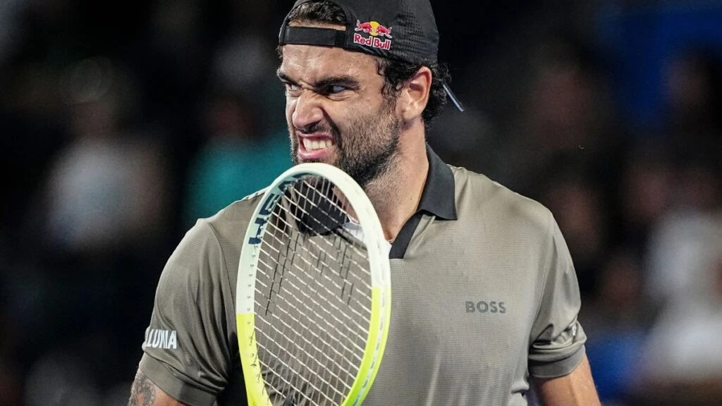 Matteo Berrettini durante il match di Coppa Davis contro Rodionov