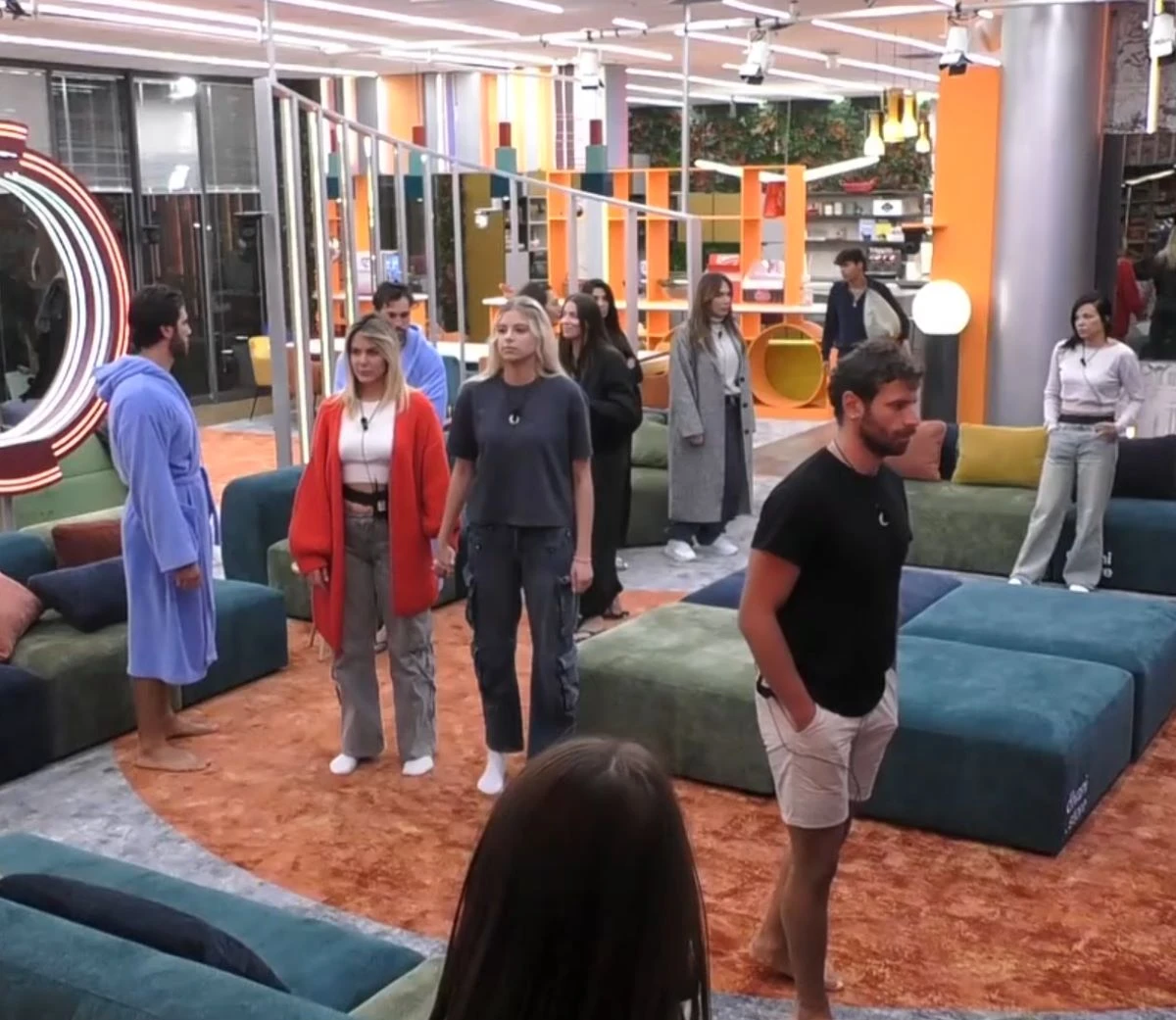 Concorrenti del Grande Fratello durante una prova