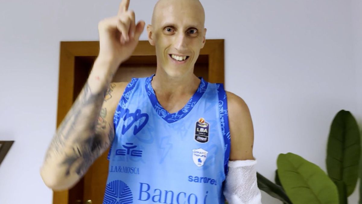 Il campione di basket Achille Polonara torna a casa dopo il trapianto di midollo