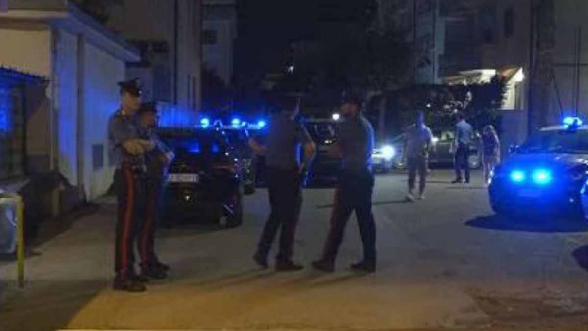 Napoli, 26enne ucciso in strada a colpi di pistola