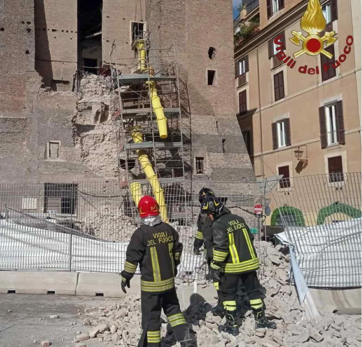 Crollo ai Fori Imperiali, veduta generale della zona colpita