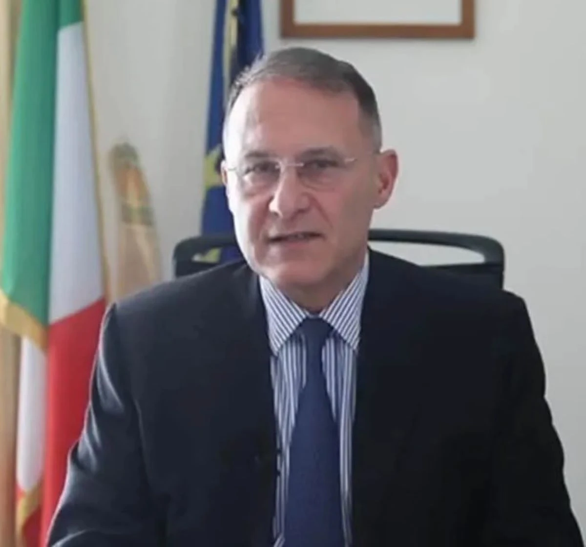 Edmondo Cirielli durante la campagna elettorale in Campania