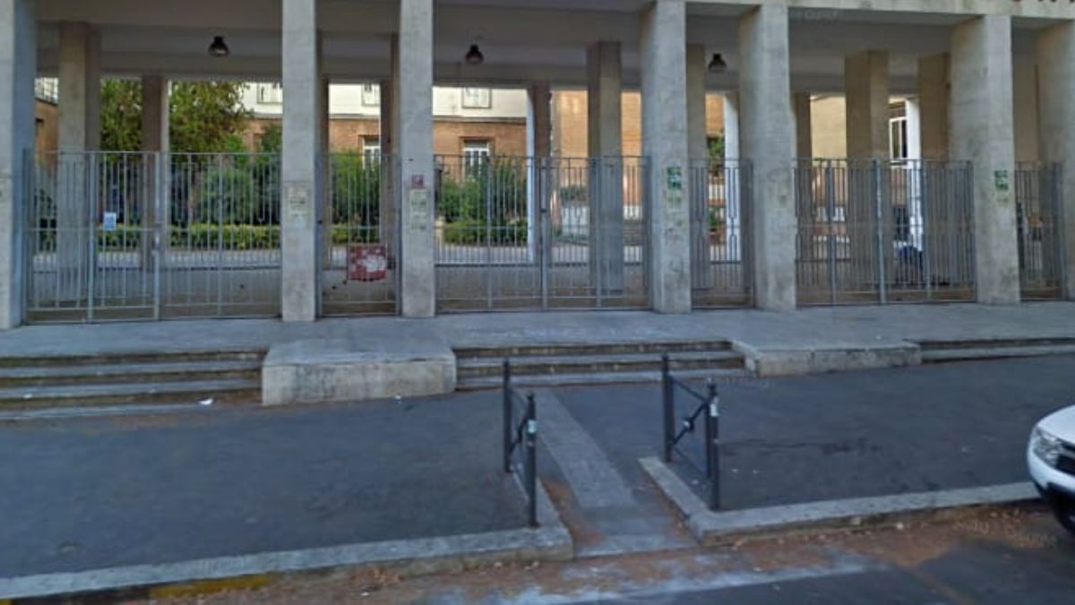 “Lista stu***”. L’orrore nel liceo italiano, quella frase agghiacciante scoperta così: spaventoso