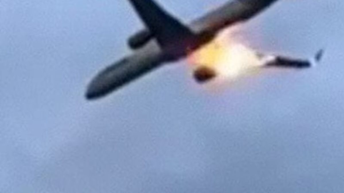 Il decollo poi la fiammata, terrore nei cieli italiani: tutto in un istante