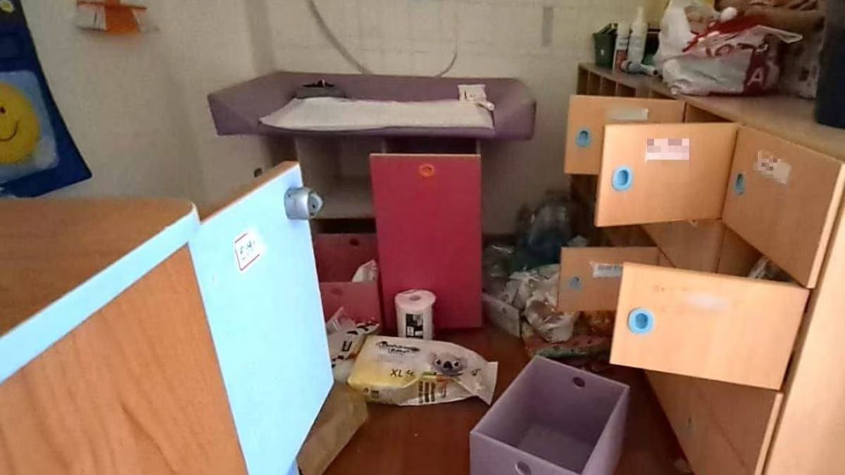 “Tutto distrutto”. Orrore nell’asilo dei bambini in Italia: entrano di nascosto ed ecco cosa fanno