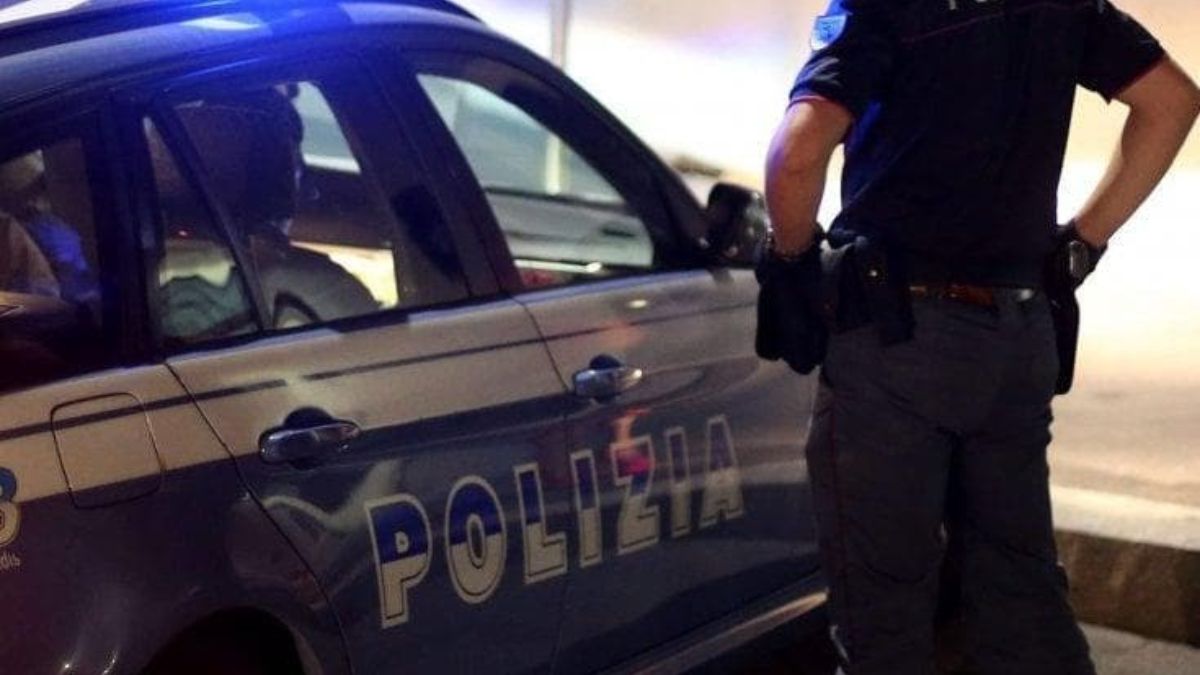 Aggressione shock al politico italiano: colpi in faccia, in mezzo alla strada, poi la corsa in ospedale Aggressione shock al politico italiano: colpi in faccia, in mezzo alla strada, poi la corsa in ospedale
