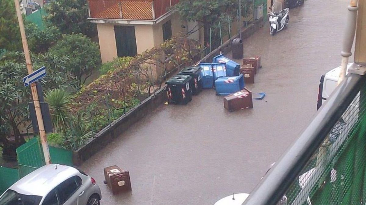 Frane e allagamenti, emergenza maltempo in Italia: danni pesantissimi Frane e allagamenti, emergenza maltempo in Italia: danni pesantissimi