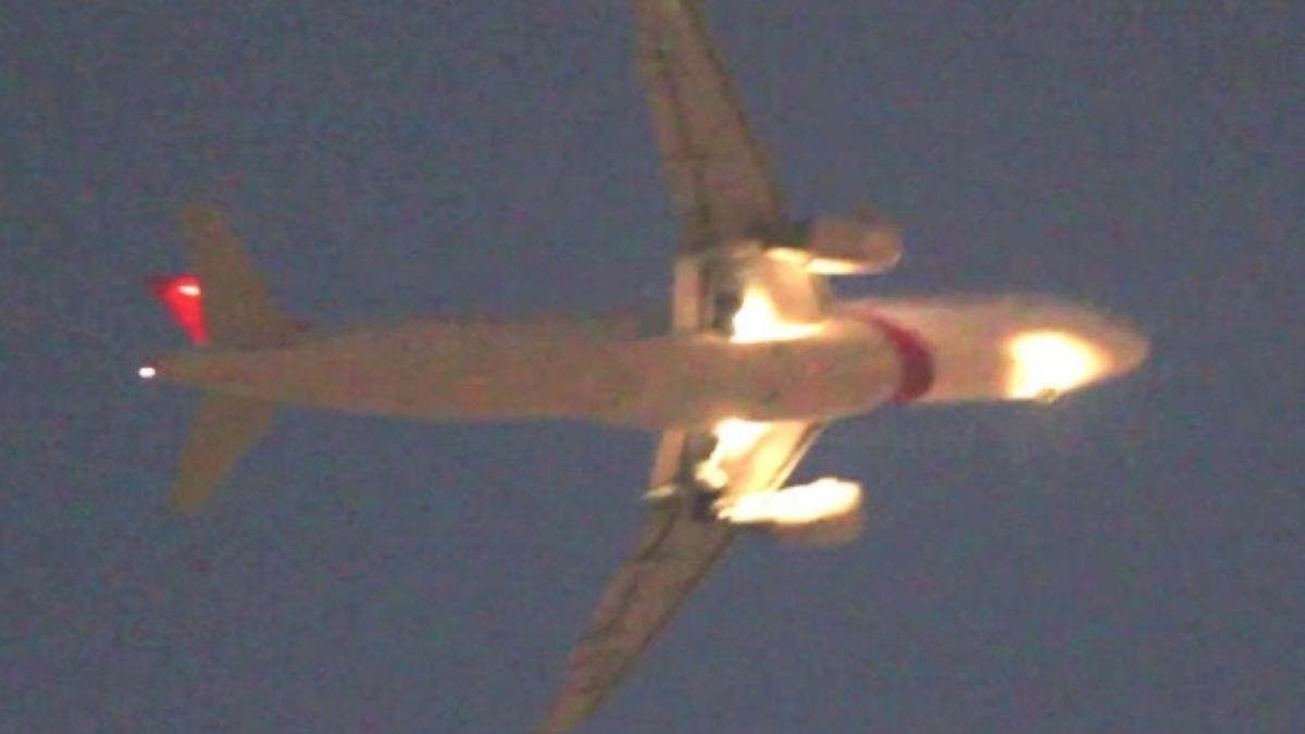 L’aereo perde quota e scende verso il mare: terrore nei cieli italiani, in un istante L’aereo perde quota e scende verso il mare: terrore nei cieli italiani, in un istante