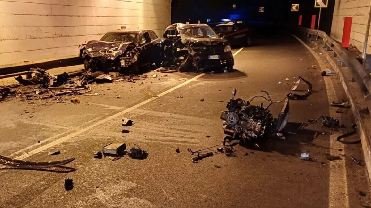 Schianto spaventoso, Vincenzo è morto così: giovanissimo, ci sono feriti gravi