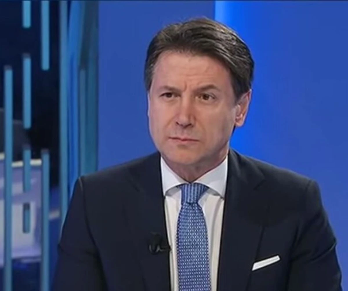 Giuseppe Conte durante un incontro pubblico