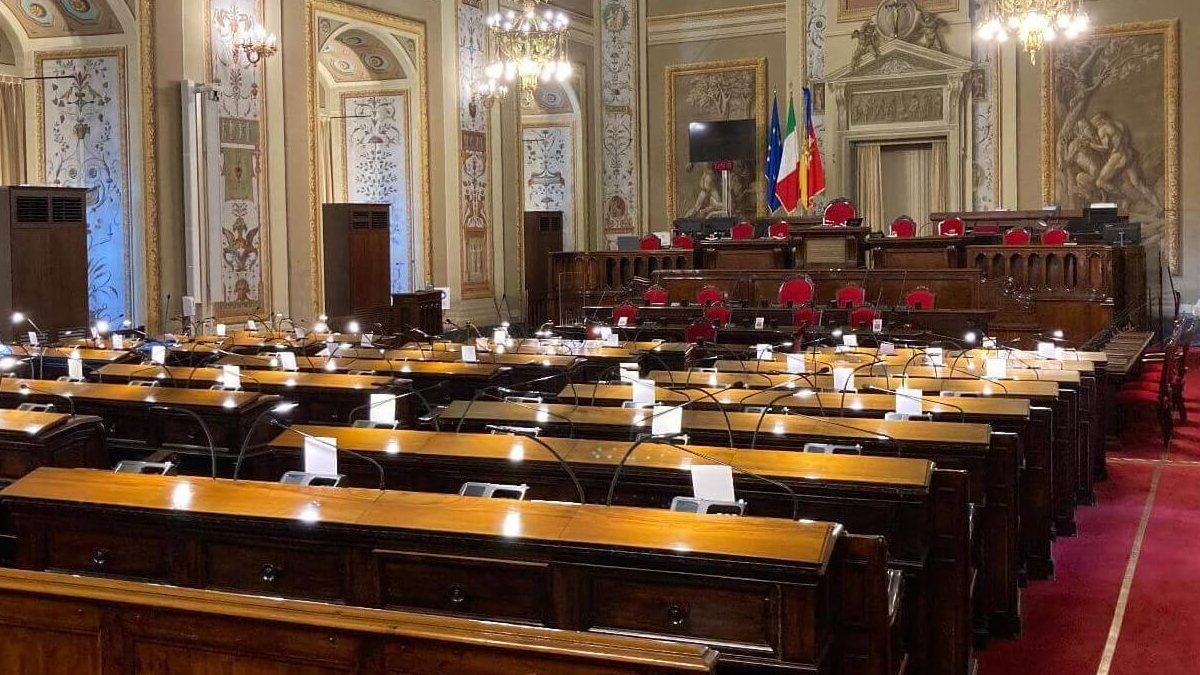 Caso Cuffaro, colonnello dei carabinieri indagato: “Faceva da talpa in cambio di un favore per la moglie”