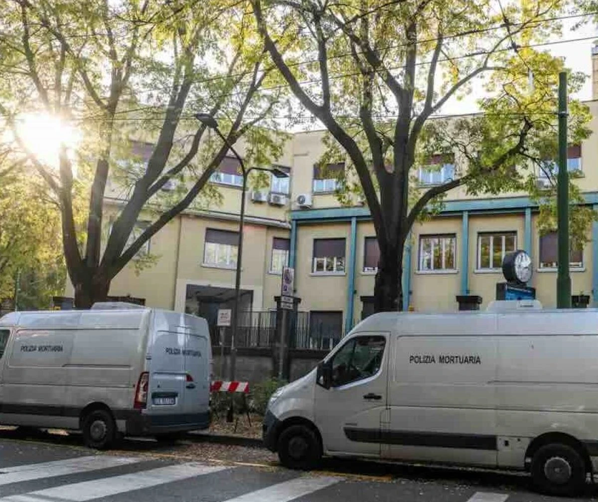Polizia all'obitorio di Milano