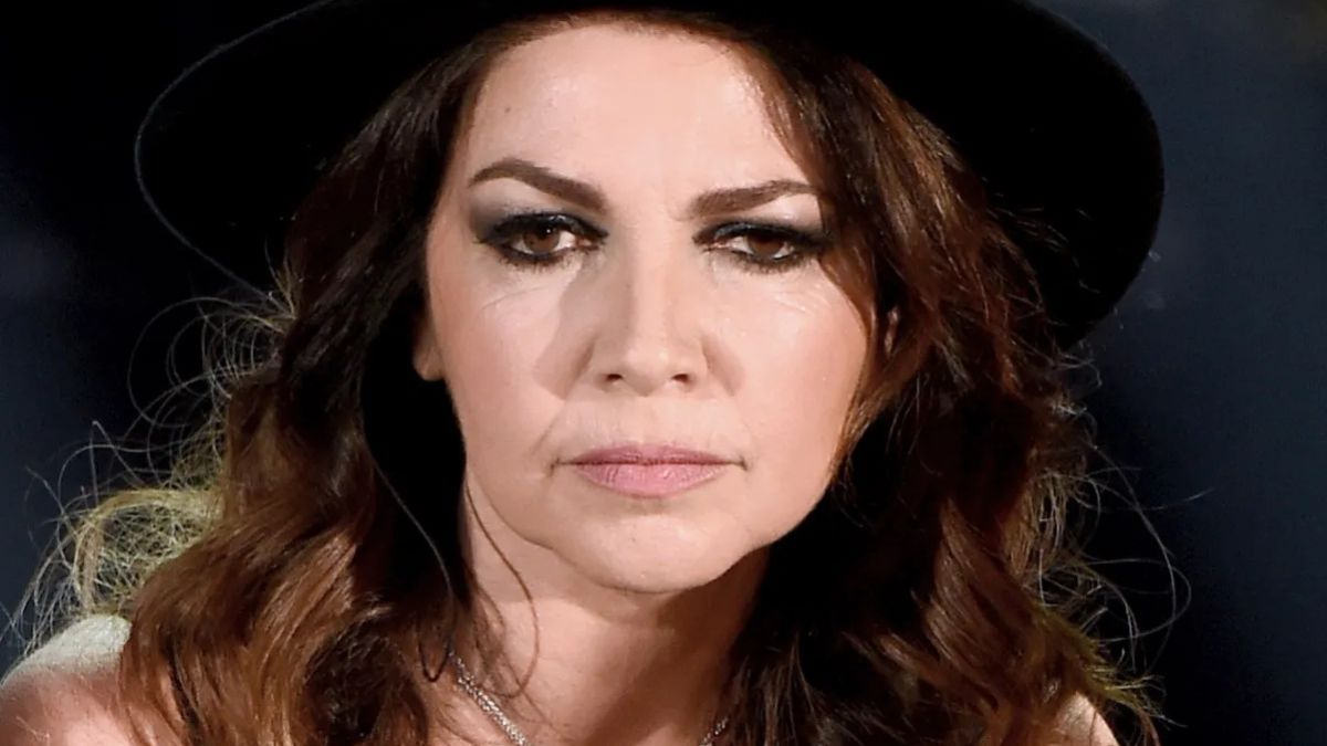 Cristina D’Avena shock: “Quelle foto mi hanno sporcato…” Cristina D’Avena shock: “Quelle foto mi hanno sporcato…”