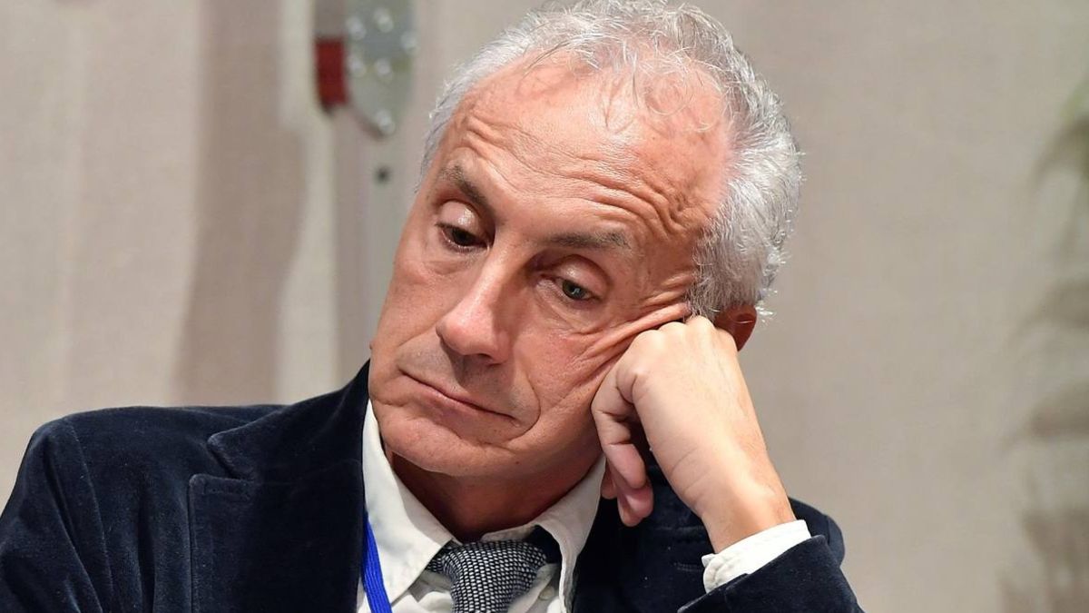 Travaglio, che figuraccia: il giornalista costretto a chiedere scusa