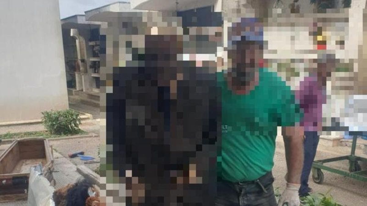 Operaio al cimitero si scatta foto con un cadavere. L’orrore, poi le sue parole Operaio al cimitero si scatta foto con un cadavere. L’orrore, poi le sue parole