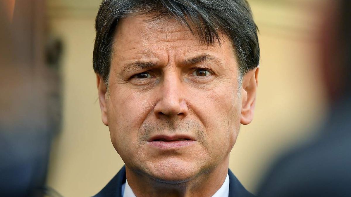 Giuseppe Conte, schiaffo clamoroso: la notizia che fa tremare il leader del M5S Giuseppe Conte, schiaffo clamoroso: la notizia che fa tremare il leader del M5S