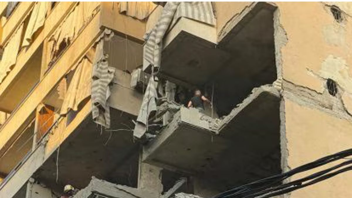 Raid israeliano su Beirut, media locali: ucciso il capo di stato maggiore di Hezbollah