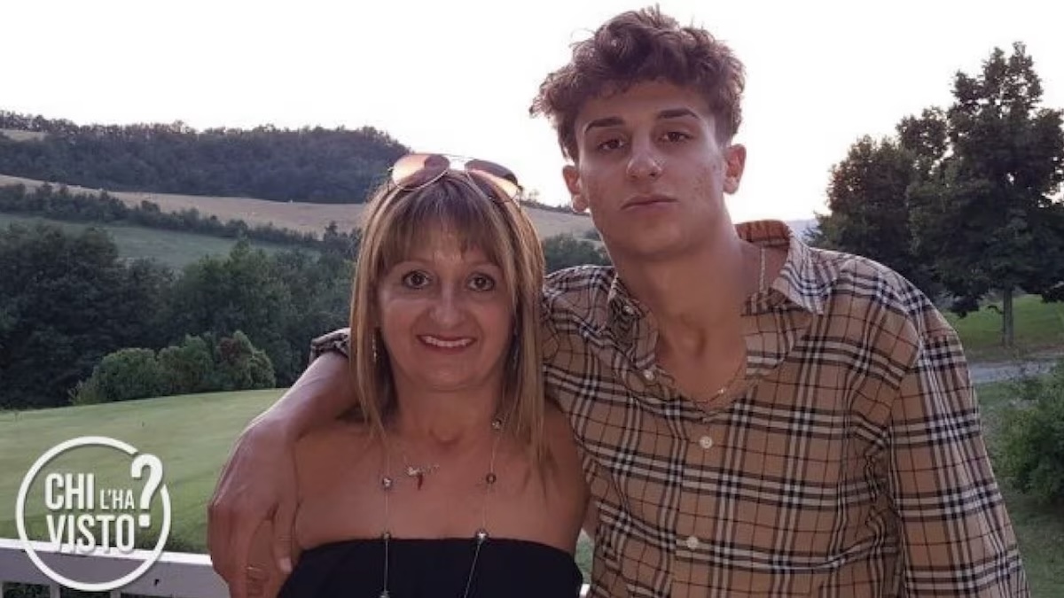 “È lui”. Alessandro scomparso nel nulla, l’annuncio della mamma: “Mi hanno chiamata e…”