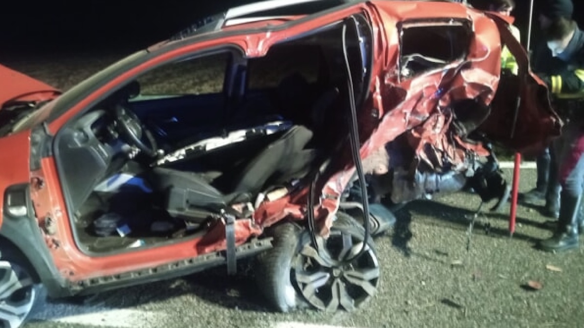 “Si è ribaltato”. Italia, dramma in serie A: lo schianto spaventoso dopo l’incontro con i dirigenti “Si è ribaltato”. Italia, dramma in serie A: lo schianto spaventoso dopo l’incontro con i dirigenti